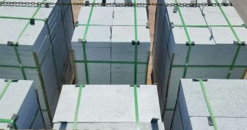 广安 芝麻白花岗岩5公分地铺石 花岗岩厂家工厂装车日常