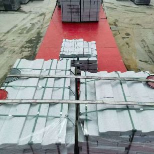 广安 芝麻白仿形加直形路沿石出货日常