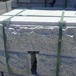 广安 芝麻白花岗岩自然面成品