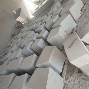 广安 白麻花岗岩异形坐凳