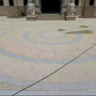 广安 黄金麻芝麻灰花岗岩石材地铺拼接效果