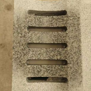 广安 芝麻白拉丝面花岗岩U型开槽排水槽