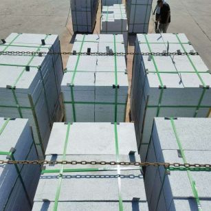 广安 芝麻白花岗岩5公分地铺石 花岗岩厂家工厂装车日常