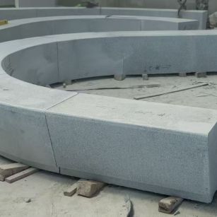 广安 芝麻白花岗岩光面弧形坐凳