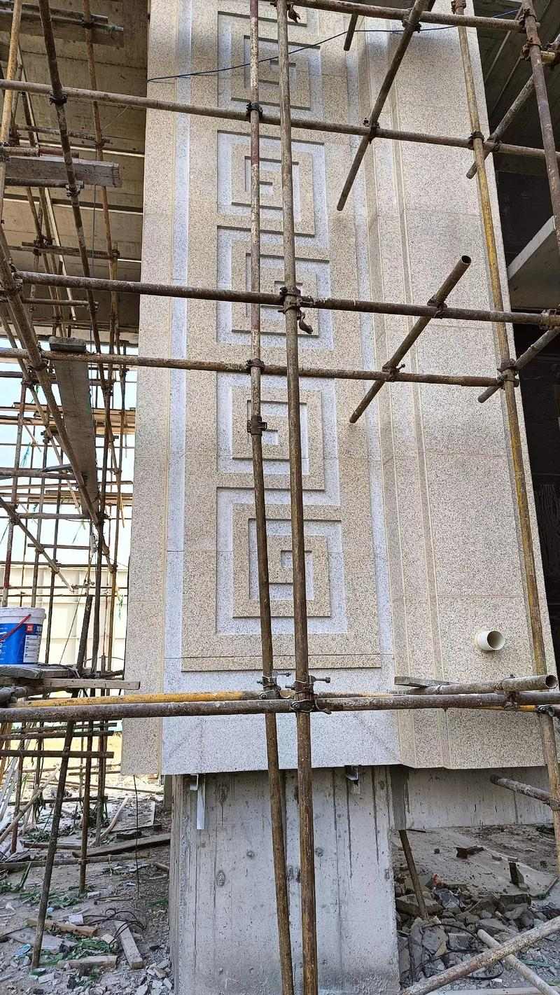 广安 黄金麻花岗岩别墅外墙干挂回纹造型效果