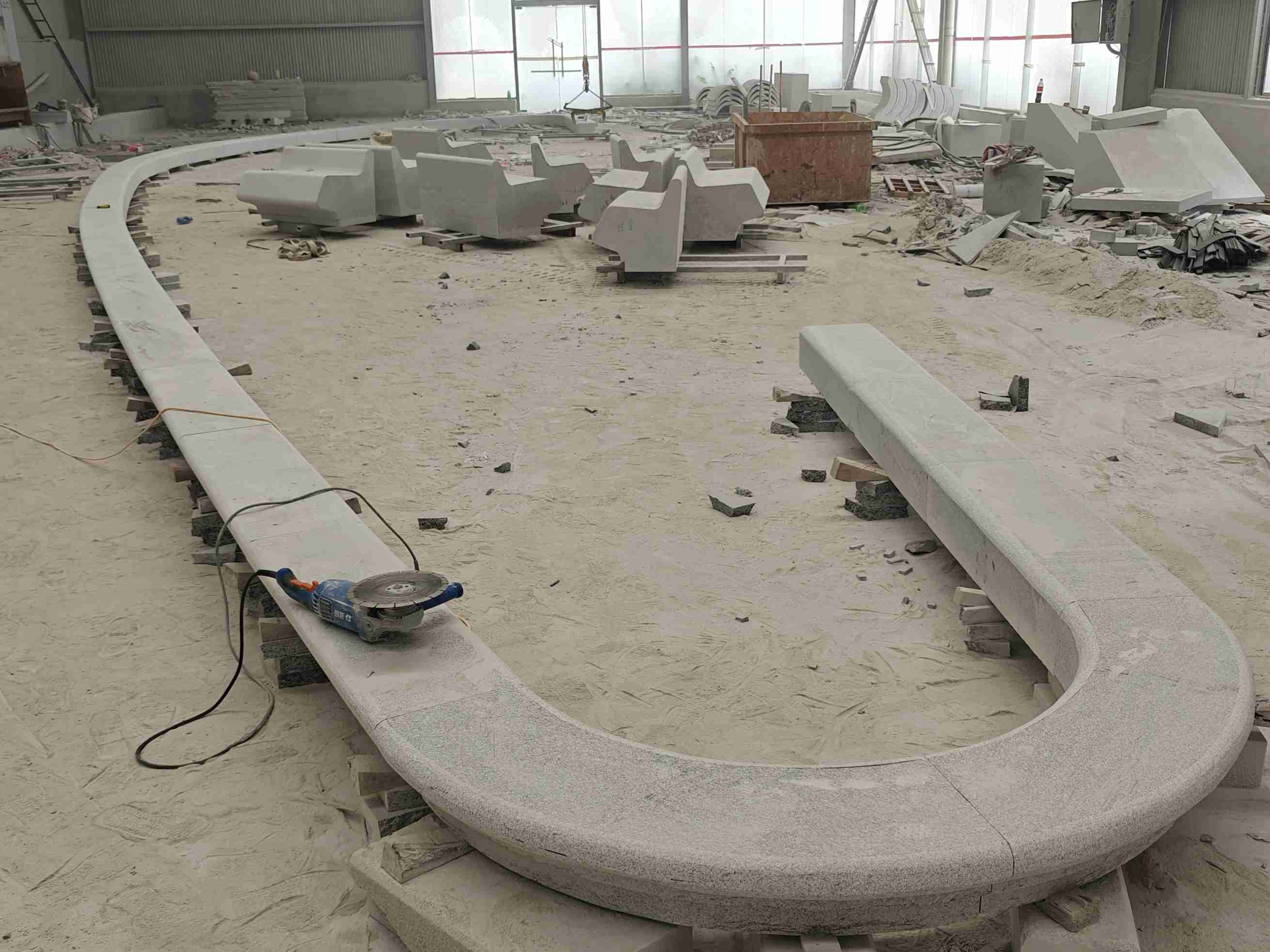 广安 芝麻白花岗岩弧形花坛石，坐凳石