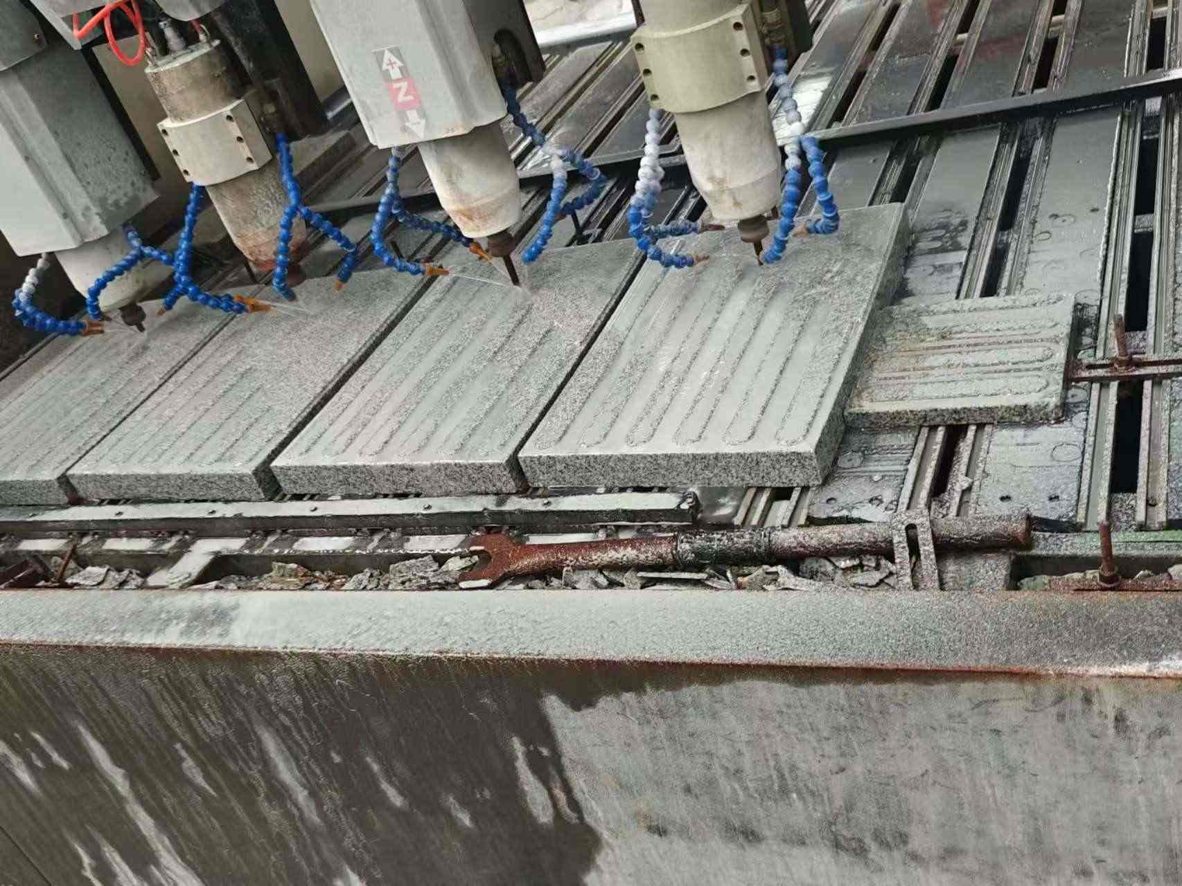 广安 芝麻白花岗岩荔枝面盲道雕刻