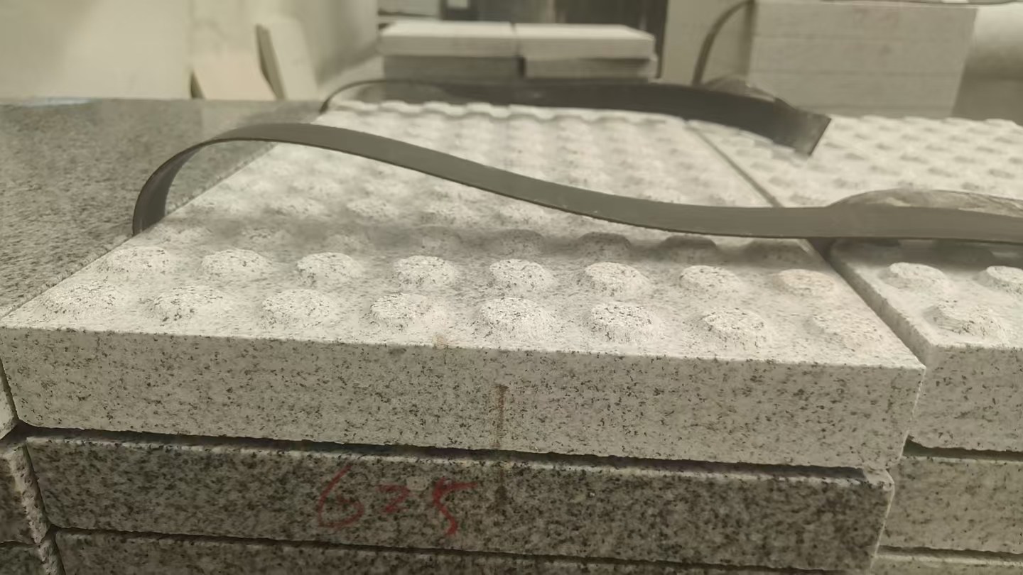 广安 芝麻白花岗岩6.0公分荔枝面五轴加工雕刻盲点