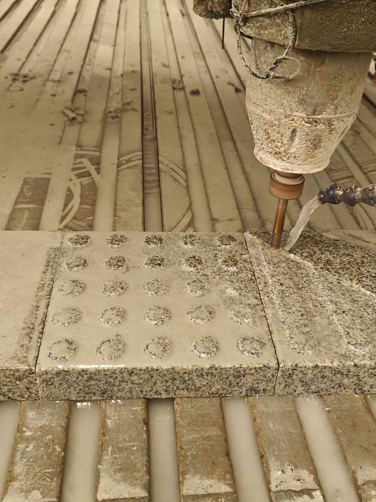 广安 芝麻白花岗岩石材盲人石、盲道石、盲点石