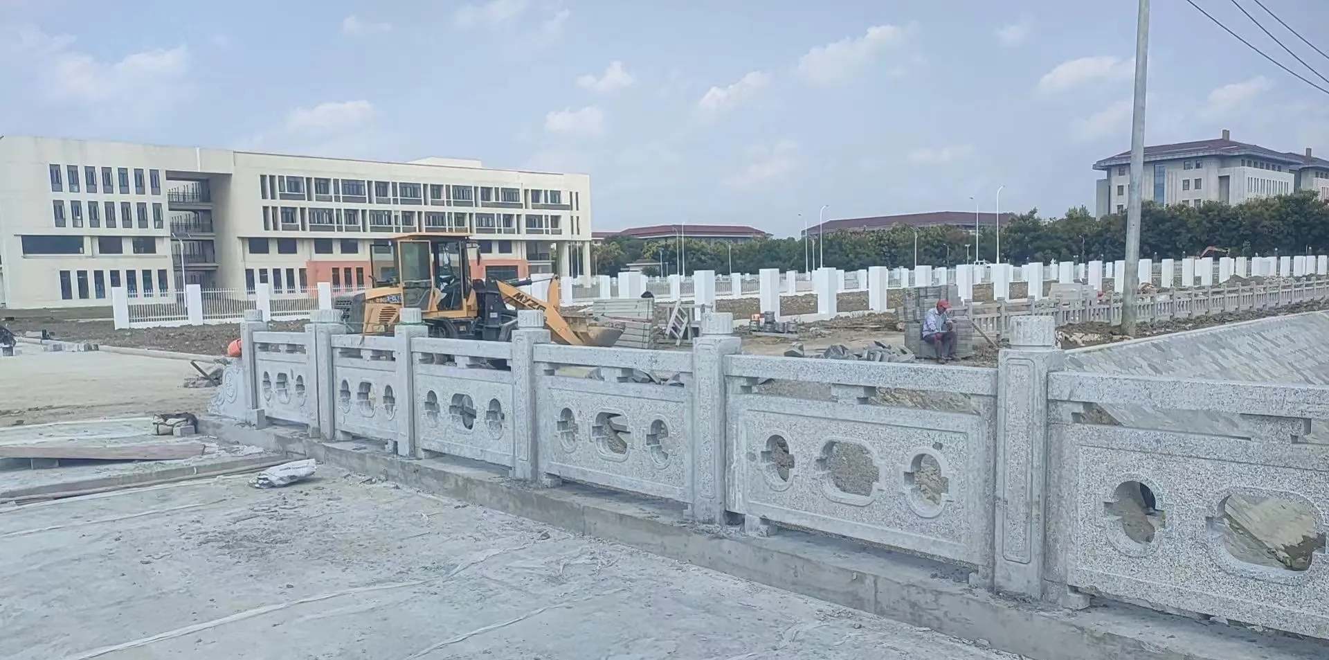 广安 白麻花岗岩荔枝面河道栏杆