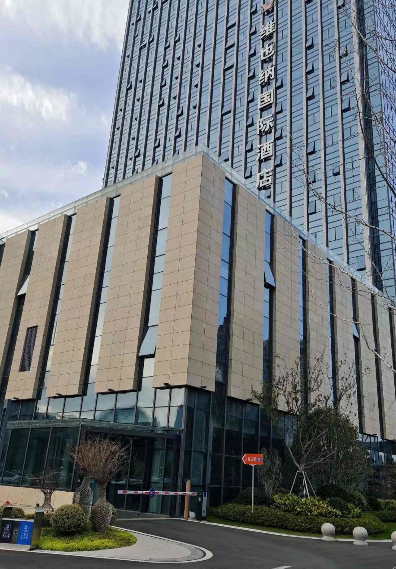 广安 黄金麻花岗岩外墙干挂