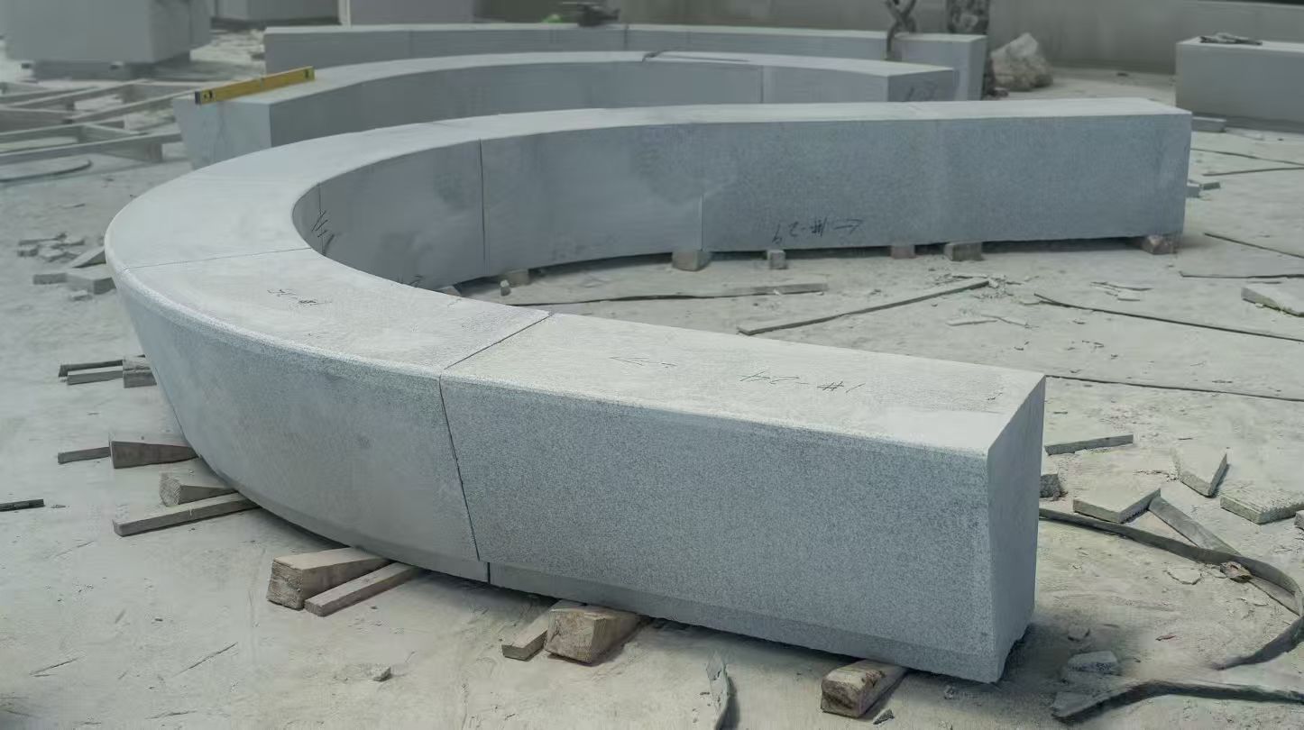 广安 芝麻白花岗岩光面弧形坐凳
