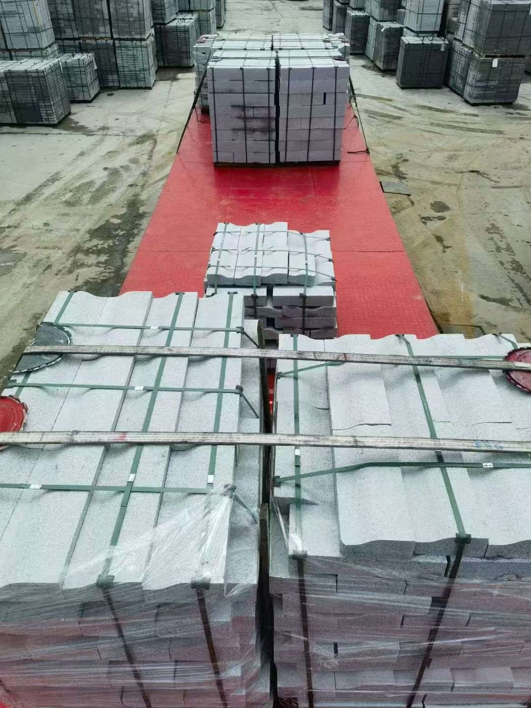 广安 芝麻白仿形加直形路沿石出货日常