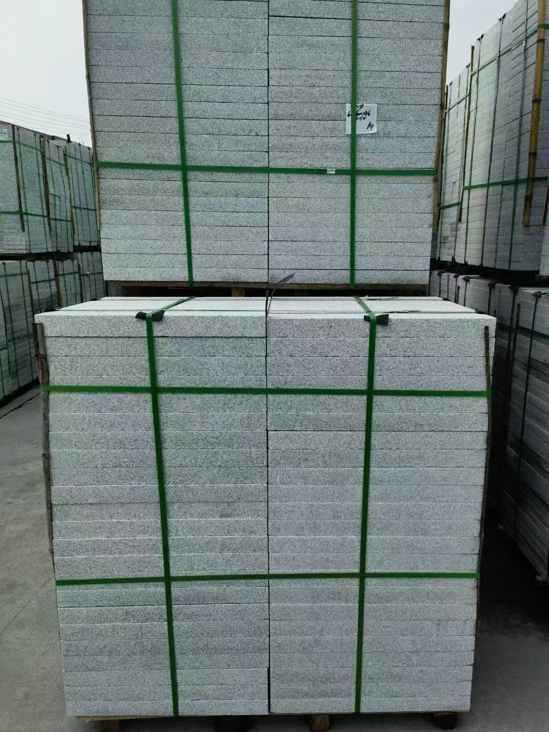 广安 芝麻白火烧，园林广场市政工程地铺石，1.8~5.0厚均有现货