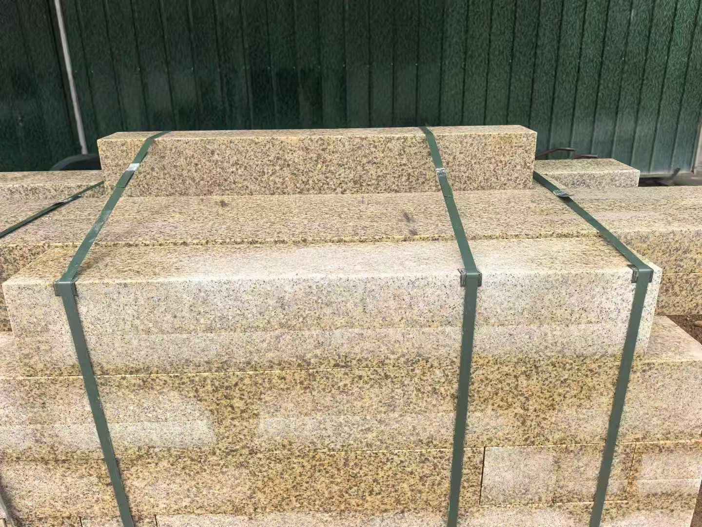 广安 黄金麻花岗岩石材机切面栏杆料半成品