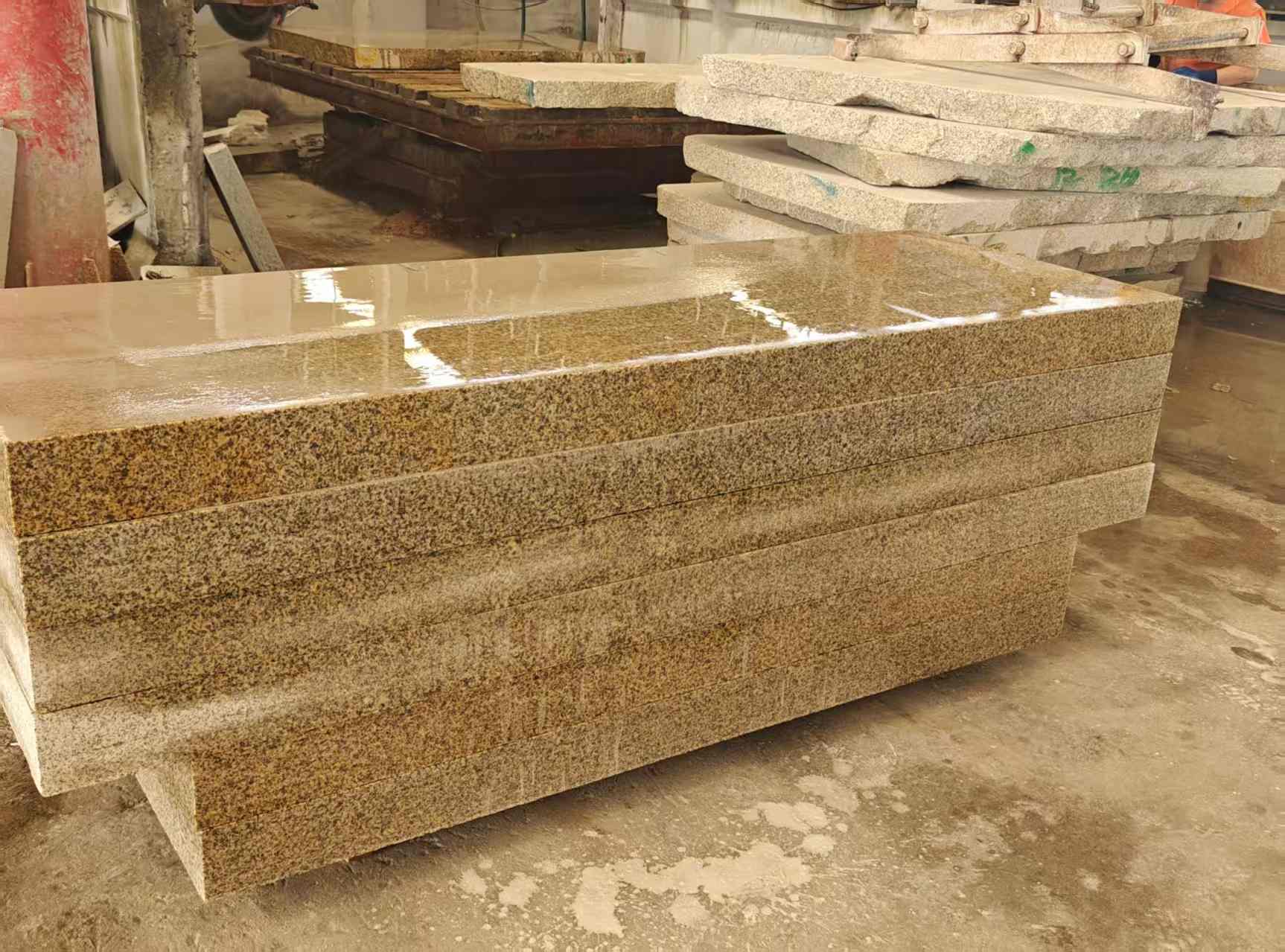 广安 黄金麻栏杆料半成品加工中